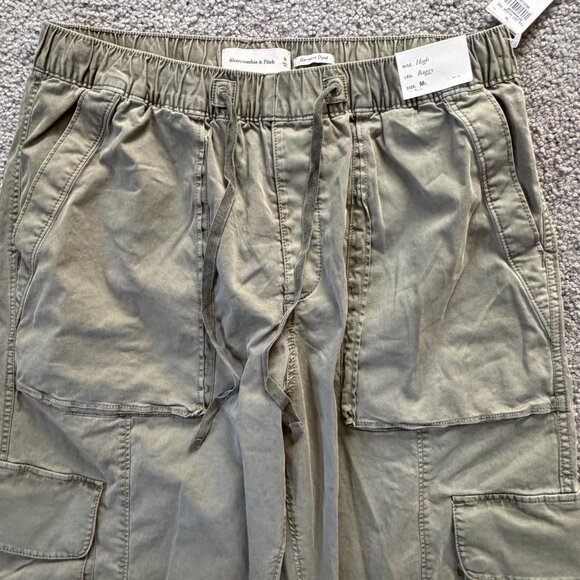 Abercrombie & Fitch Men's Baggy Cargo Pull-On Pants in Size Medium Long and NWT - Picture 4 of 15
